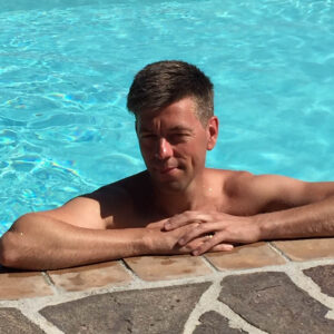@Bellaugello, smiles in the pool